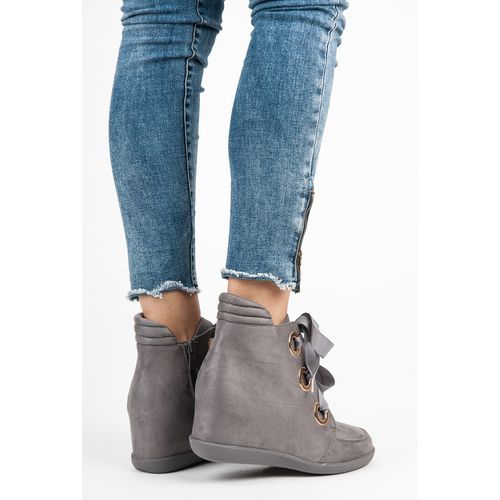 Botki wiązane wstążką r.41 na Arena.pl