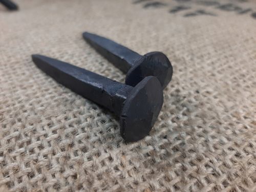 Kute gwoździe 70 mm 8x8mm na Arena.pl