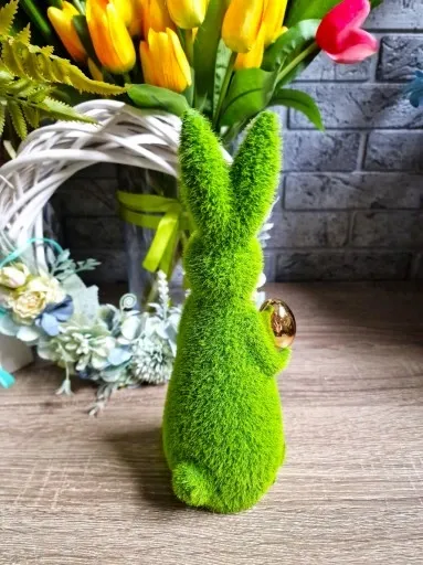 FIGURKA WIELKANOCNY ZAJĄC KRÓLIK zielony ze złotym jajkiem model I zdjęcie 7