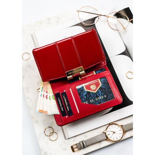 bordowy, poziomy portfel damski wykonany z lakierowanej na Arena.pl