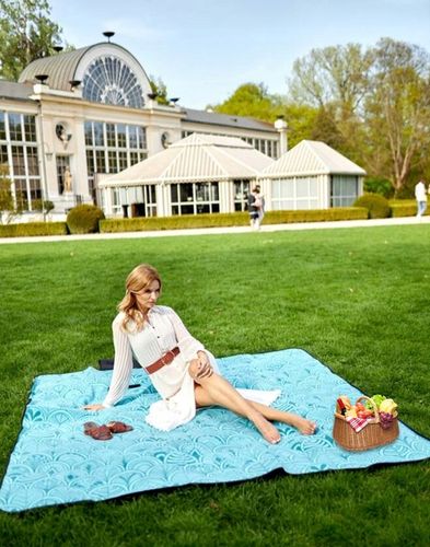 Koc Piknikowy z Uchwytem Izolacja Folia Termiczna Plażowy Mata 200x200cm na Arena.pl