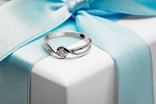 Złoty pierścionek PBD1410 - Diament na Arena.pl