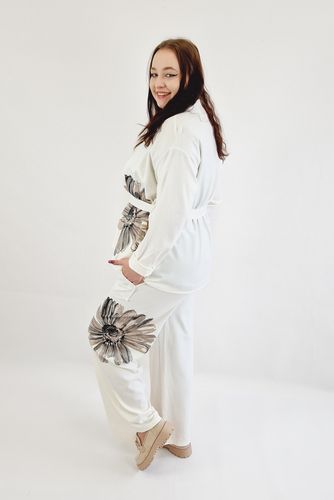 Komplet Damski Narzutka i Spodnie w Kwiaty Biały UNI na Arena.pl