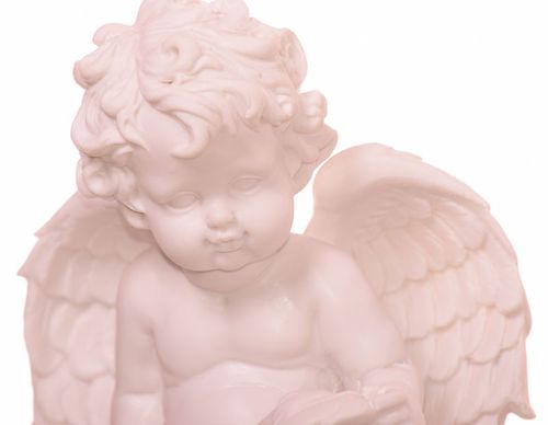 Aniołek siedzący na kuli na Arena.pl