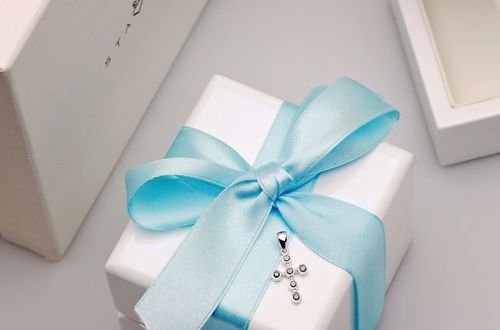 Złoty wisiorek WBD4061 - Diament na Arena.pl