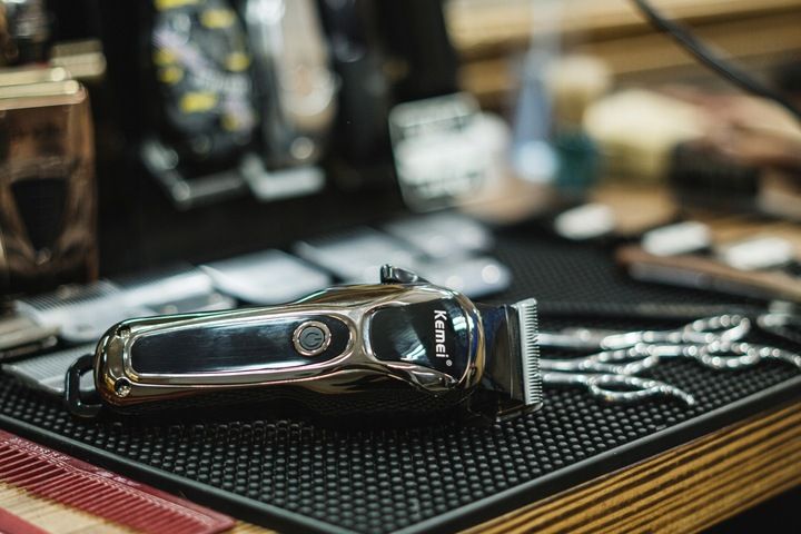 BEZPRZEWODOWA MASZYNKA DO STRZYŻENIA WŁOSÓW KEMEI KM-1990 BARBER USB LCD zdjęcie 9