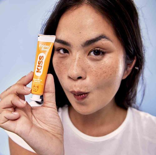 Błyszczyk Do Ust Stymulujący Friday Bae Kiss 15Ml na Arena.pl