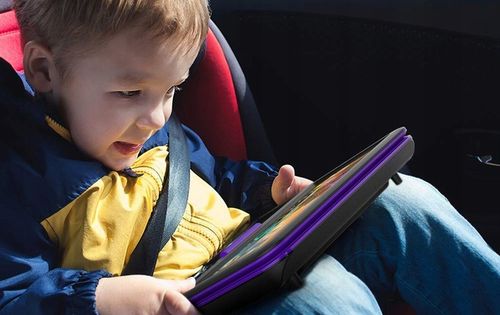 PRZENOŚNY SAMOCHODOWY ODTWARZACZ DVD 9'' LCD FIOLETOWY na 2000mAh Baterią na Arena.pl