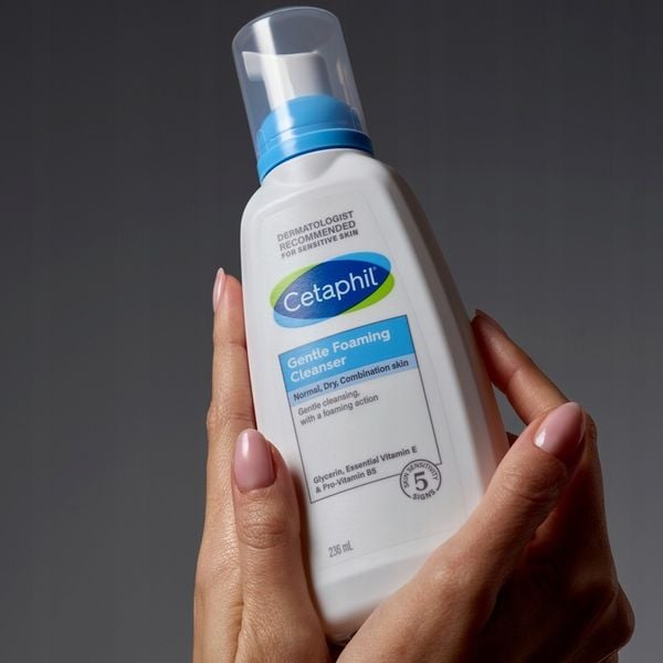 Cetaphil Lekka pianka do mycia 236 ml zdjęcie 3