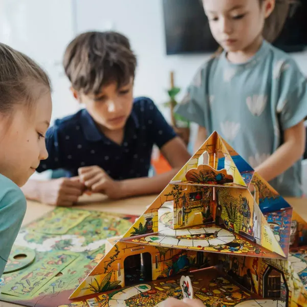 Spy Guy Piramida Kooperacyjna gra planszowa dla dzieci na spostrzegawczość zdjęcie 6