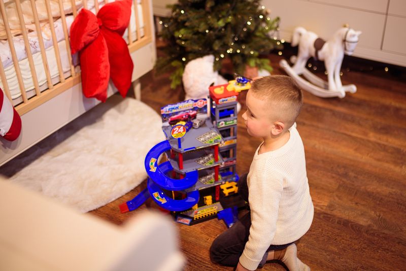 LT136 PARKING 4 PIĘTROWY TOR SAMOCHODOWY GARAŻ 5 pojazdów zdjęcie 4