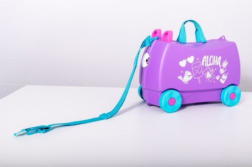 Walizka kabinowa dla dzieci jeżdżąca podróżna jeździk MAGIC TRAVEL HOLIDAY na Arena.pl