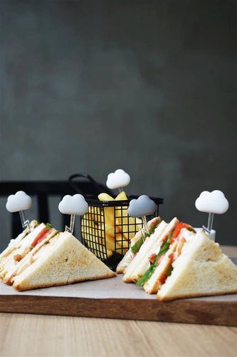 Wykałaczki do serwowania Cloud Party na Arena.pl