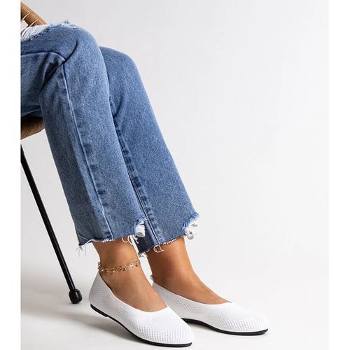 Białe baleriny materiałowe r.40 na Arena.pl