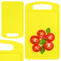 DESKA KUCHENNA UNIWERSALNA DO KROJENIA WARZYW PLASTIKOWA ŻÓŁTA Z UCHWYTEM