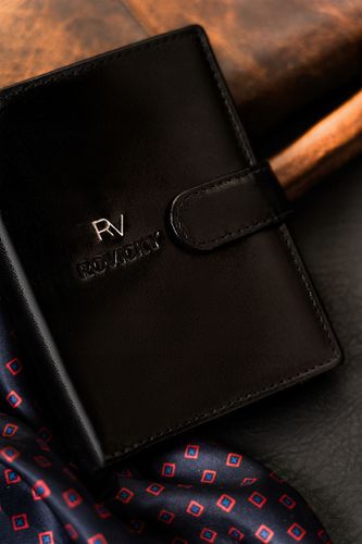 portfel męski wyposażony w system rfid wykonany ze na Arena.pl