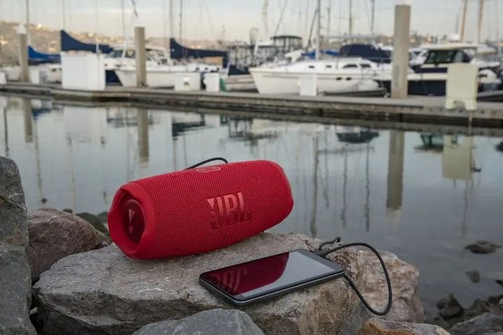 Głośnik przenośny JBL Charge 5 czerwony zdjęcie 2