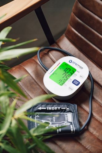 CIŚNIENIOMIERZ NARAMIENNY ELEKTRONICZNY USB ARYTMIA PODŚWIETLANY LCD JAKOŚĆ na Arena.pl