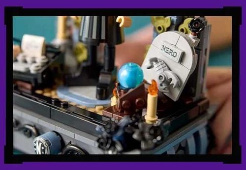 76780 - lego wednesday - figurka wednesday addams na Arena.pl