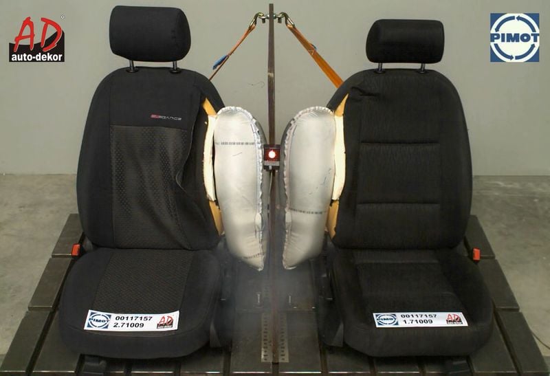 Pokrowce EKOSKÓRA przód do BMW 3 E46 Sedan zdjęcie 7