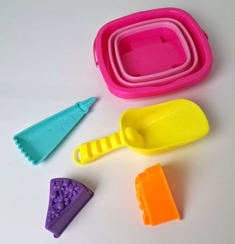 wiaderko do piaskownicy z zabawkami - różowy na Arena.pl