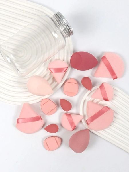 Zestaw różowych gąbek do makijażu w słoiczku blender i puszki do pudru zdjęcie 5