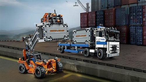 LEGO Technic - Plac przeładunkowy 42062 na Arena.pl