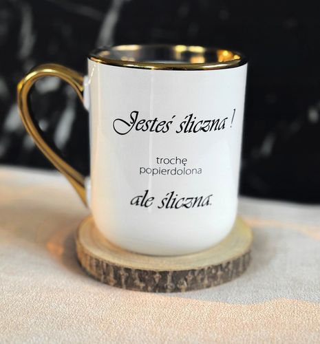 Kubek z Twoim nadrukiem ze złotym uchwytem zdjęcie prezent JESTEŚ ŚLICZNA na Arena.pl