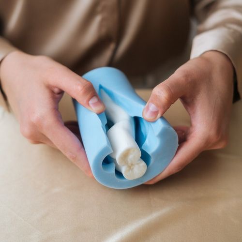 Wosk sojowy Kerasoy Pillar 4120 naturalny do świec wolnostojących 1kg na Arena.pl