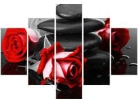 OBRAZ RÓŻE TLE KAMIENI AKCENT KOLORYSTYCZNY