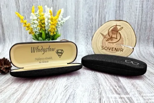 Etui na Okulary BLACK z GRAWEREM GRATIS Prezent na Dzień Babci i Dziadka na Arena.pl