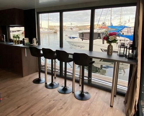 KRZESŁO BAROWE OBROTOWE REGULOWANE PIKOWANE HOKER WELUROWY CZARNY na Arena.pl