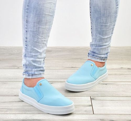 Niebieskie trampki Slip On na platformie39 na Arena.pl