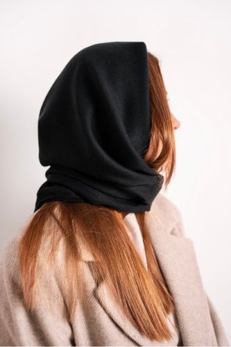 Elegancka chusta Black Simplicity - modna, uniwersalna, klasyk Czarny na Arena.pl