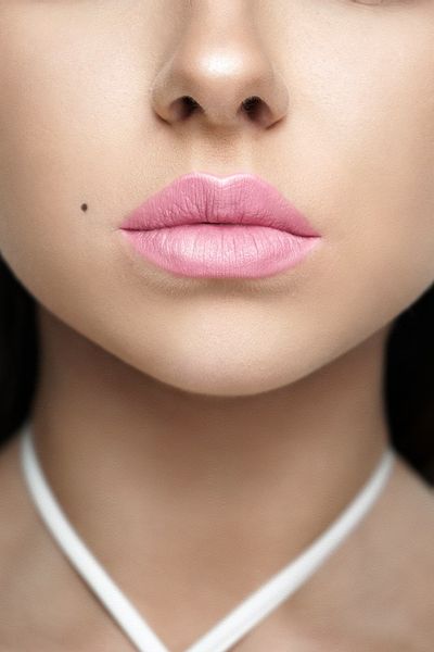 WTB Professional pomadka ochronna do ust 4w1 #Vanilla Lips na Arena.pl