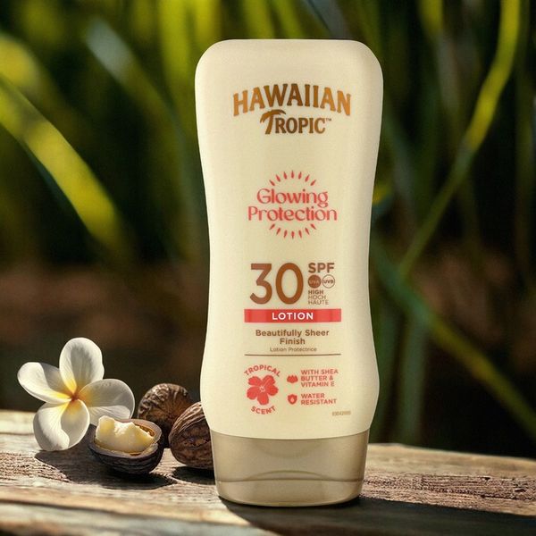 Hawaiian Tropic Glowing Protection do opalania SPF 30 zdjęcie 3