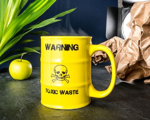 ŻÓŁTY KUBEK - TOXIC WASTE na Arena.pl