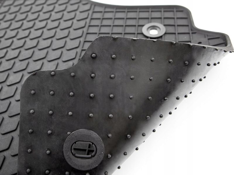 Dywaniki dedykowane do Mercedes C W205 TUNEL zdjęcie 9