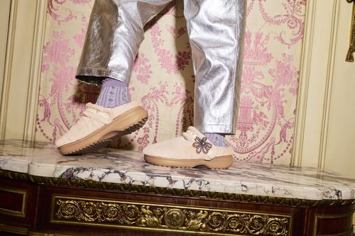 Crocs Damskie Ciepłe Kapcie Domowe Classic Unfurgettable 211116 Clog 36-37 na Arena.pl