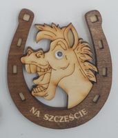 magnes na lodówkę - podkowa z koniem na szczęście 8,5 x 7,5 cm  nr. 139
