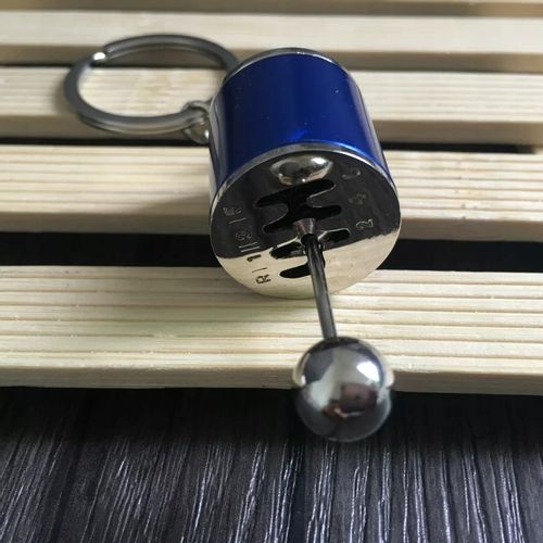 Brylok breloczek skrzynia biegów metalowy wyścigi na Arena.pl