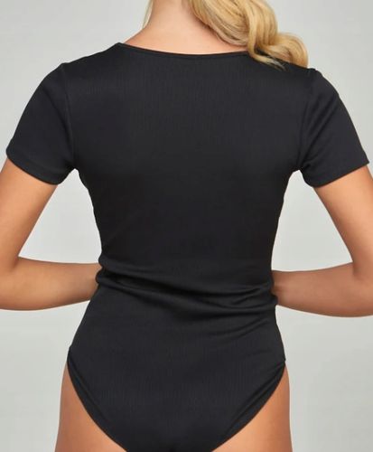 Siksilk Short Body CZARNY IT42 na Arena.pl