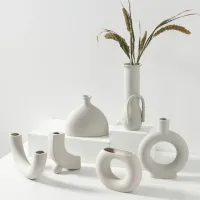 Ceramiczny wazon dekoracyjny w stylu nordyckim B