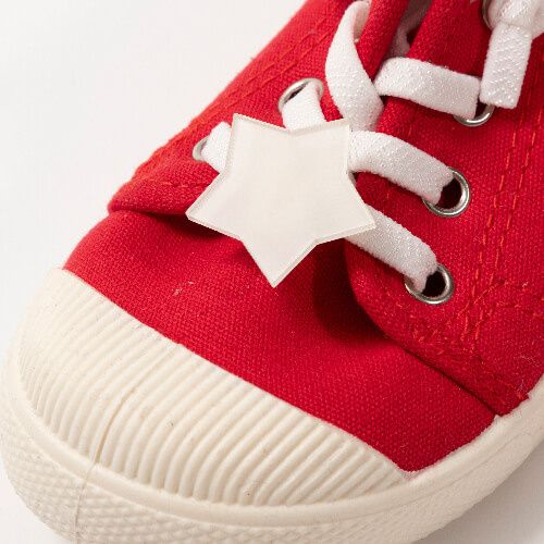 Plastikowa klamra na sznurowadła na Arena.pl