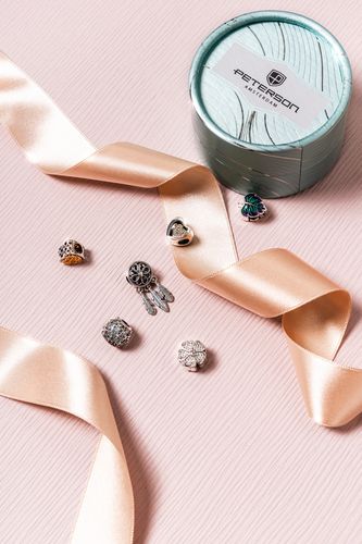 srebrny charms serce z napisem best friend do modułowej bransoletki na Arena.pl