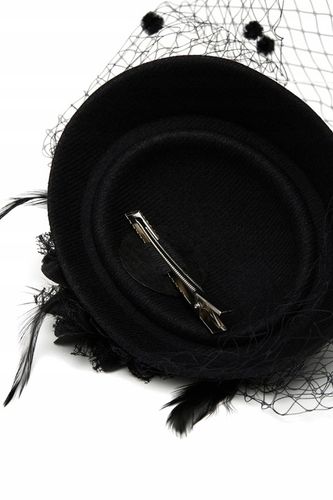 Elegancki czarny Fascynator kapelusz z woalką i perełkami retro vintage na Arena.pl