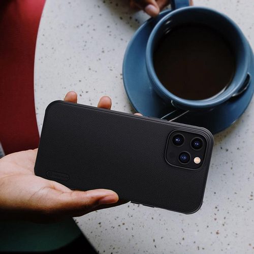 ND38_IP67-05918 Nillkin Super Frosted Shield Pro na Arena.pl