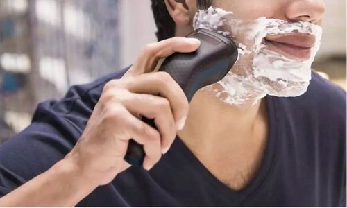 BEZPRZEWODOWA GOLARKA MĘSKA DO ZAROSTU twarzy PHILIPS Maszynka Flex IPX7 na Arena.pl