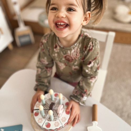 TOOKY TOY Drewniany Tort Urodzinowy do Krojenia na Rzepy ze Świeczkami i Kartką Urodzinową 20 el. na Arena.pl