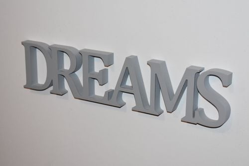 Napis 3D DREAMS na Arena.pl